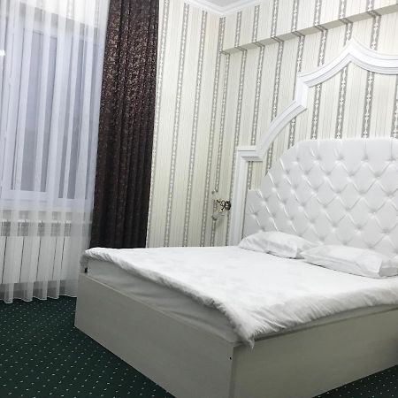 Emir Plaza Hotel Turkistan Buitenkant foto