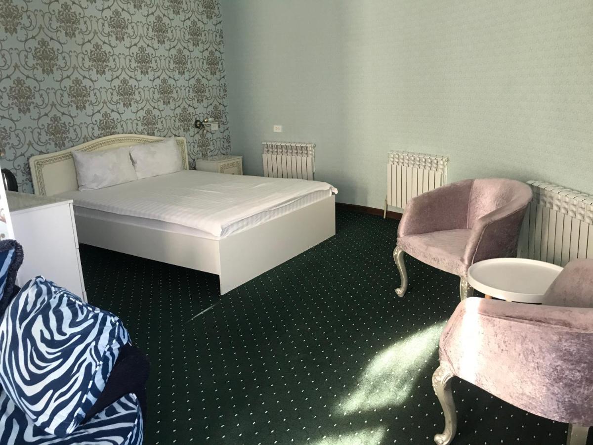 Emir Plaza Hotel Turkistan Buitenkant foto