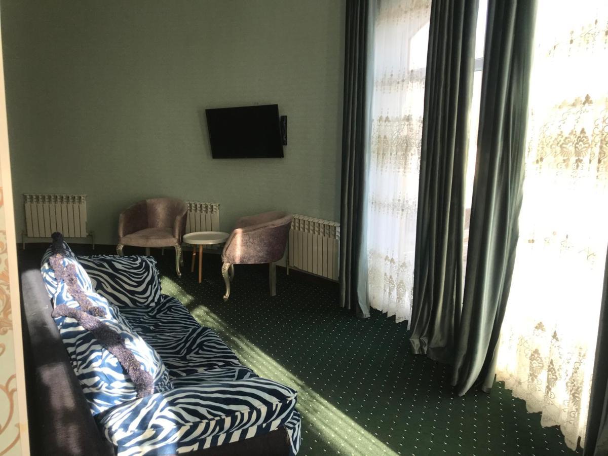 Emir Plaza Hotel Turkistan Buitenkant foto